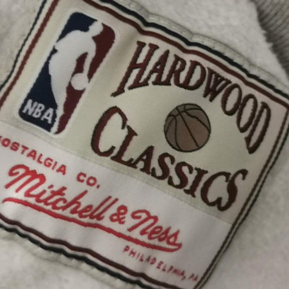 Mitchell & Ness Toronto Raptors Crew Neck Sweater - Picture 5 of 5